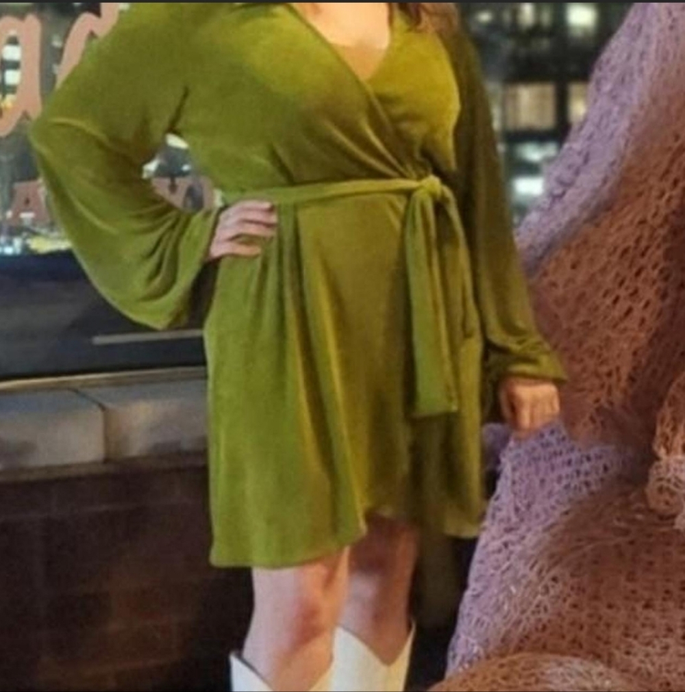 Princess Polly Green Collared Long Sleeve Wrap Dress Size 6 #princesspolly #gree